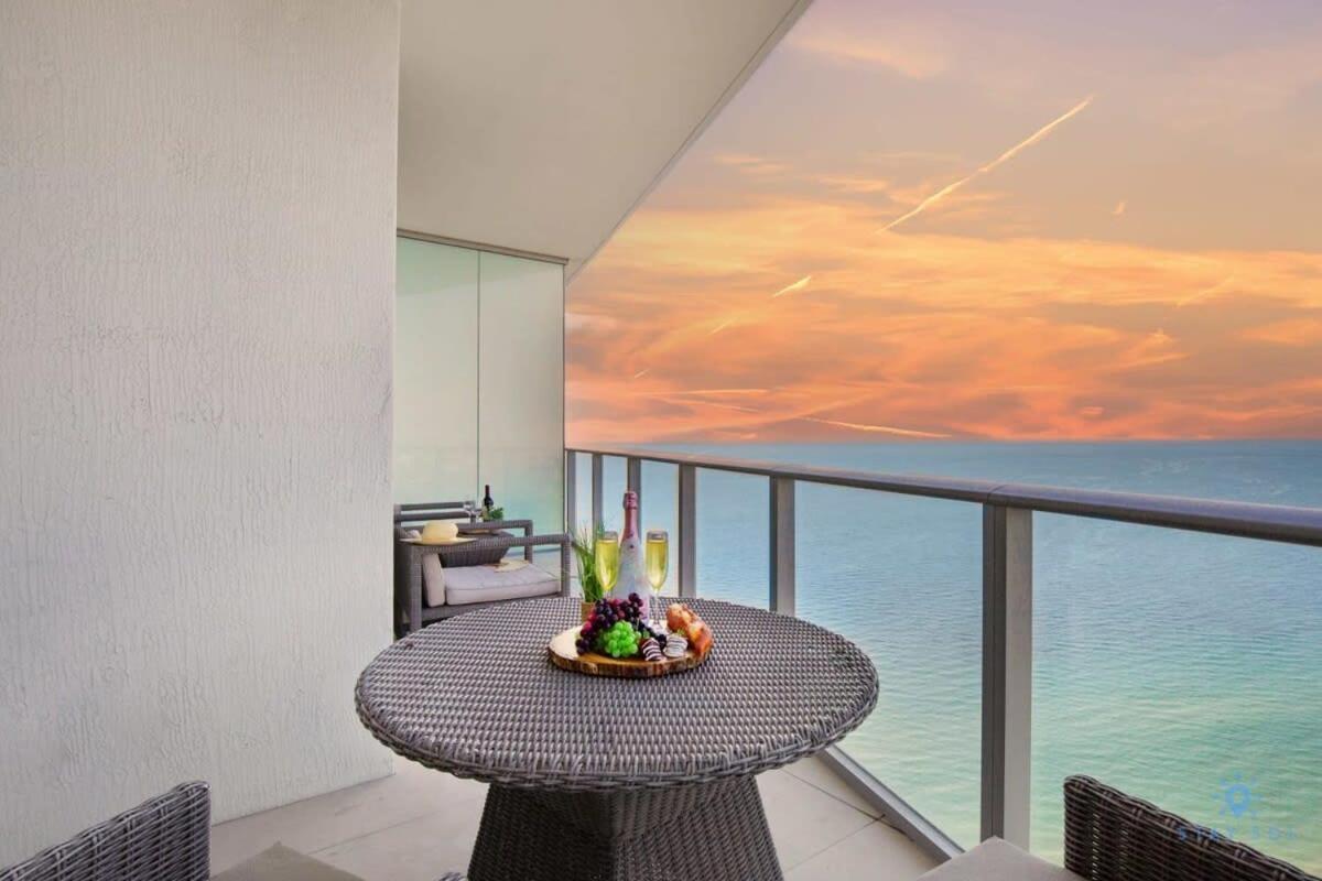 Upper Level Penthouse - Amazing Views Beach & Intracoastal Apartment Hollywood Exterior photo