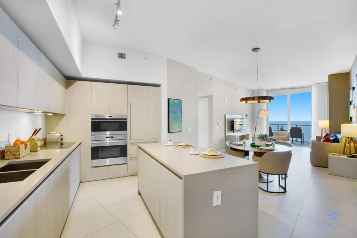 Upper Level Penthouse - Amazing Views Beach & Intracoastal Apartment Hollywood Exterior photo